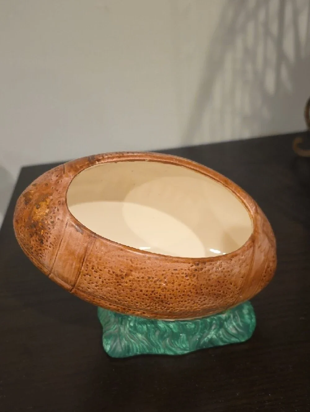 Vintage ceramic football planter - Picture 3 of 11